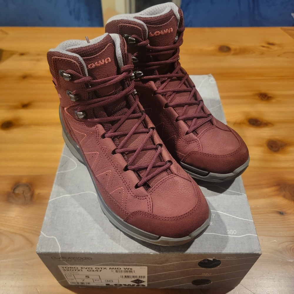 Lowa Women's Toro Evo GTX Mid Boot
